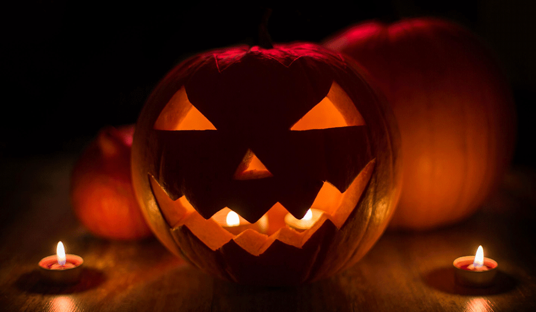 Leuchtender Halloween-Kürbis